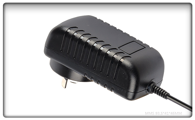 9V2000MA蓝颜gtv
适配器